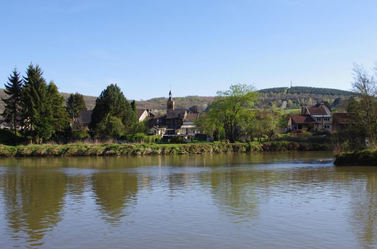 Le Doux Rivage, Proche De Charleville, Jardin Et Acces A La Voie Verte Joigny-sur-Meuse Exteriör bild