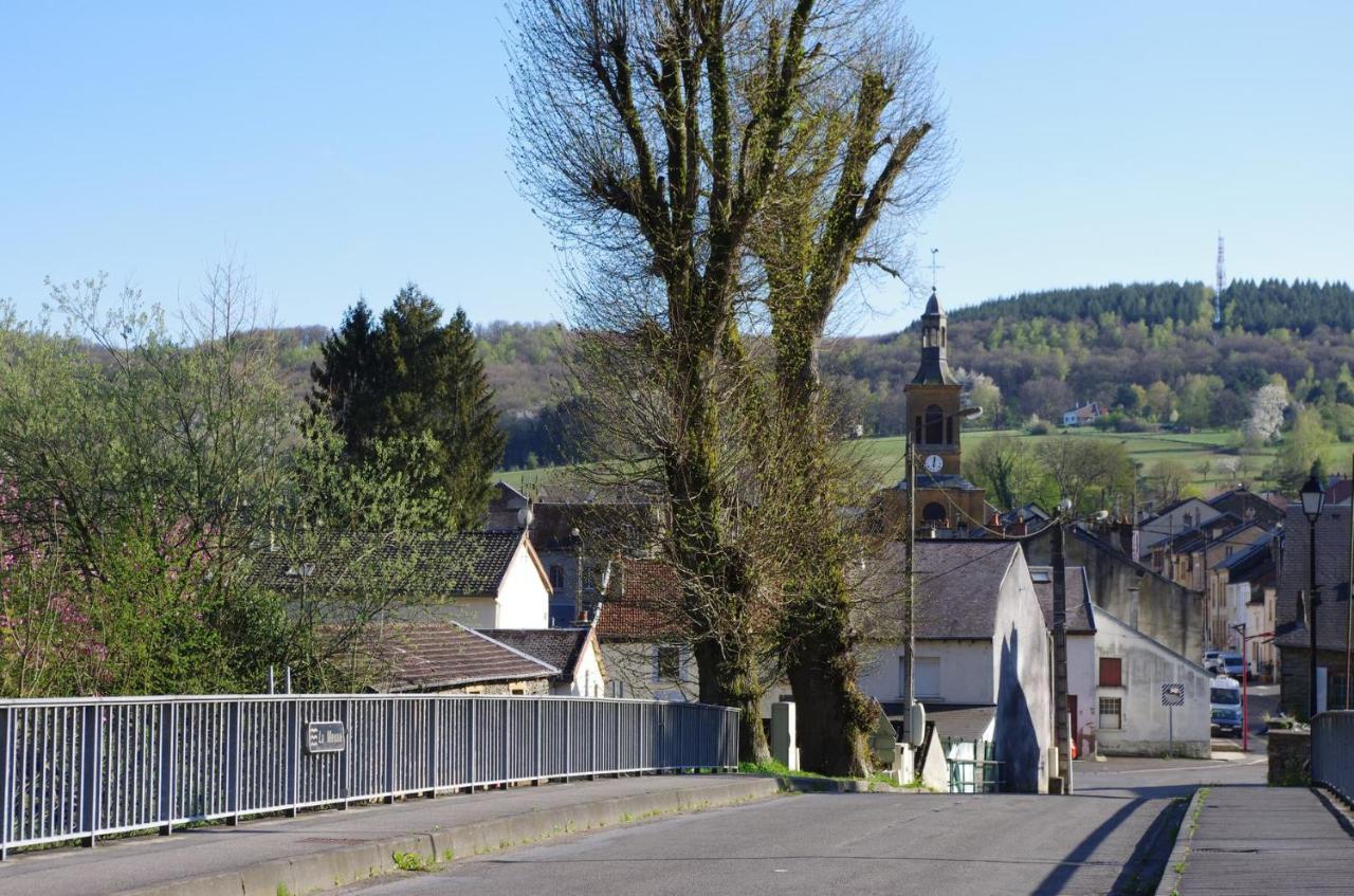 Le Doux Rivage, Proche De Charleville, Jardin Et Acces A La Voie Verte Joigny-sur-Meuse Exteriör bild